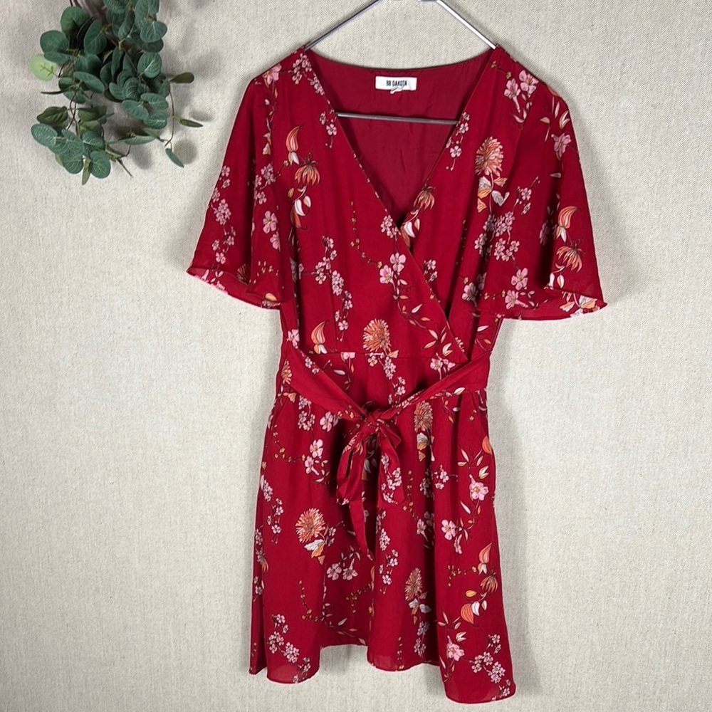 BB Dakota > Red Floral Wrap Dress 4 - Picture 7 of 10